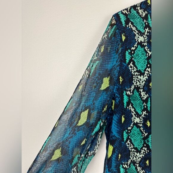 Equipment Femme Blue Multicolor 100% Silk Snake Print Blouse Top Women’s Sz M - Picture 7 of 7